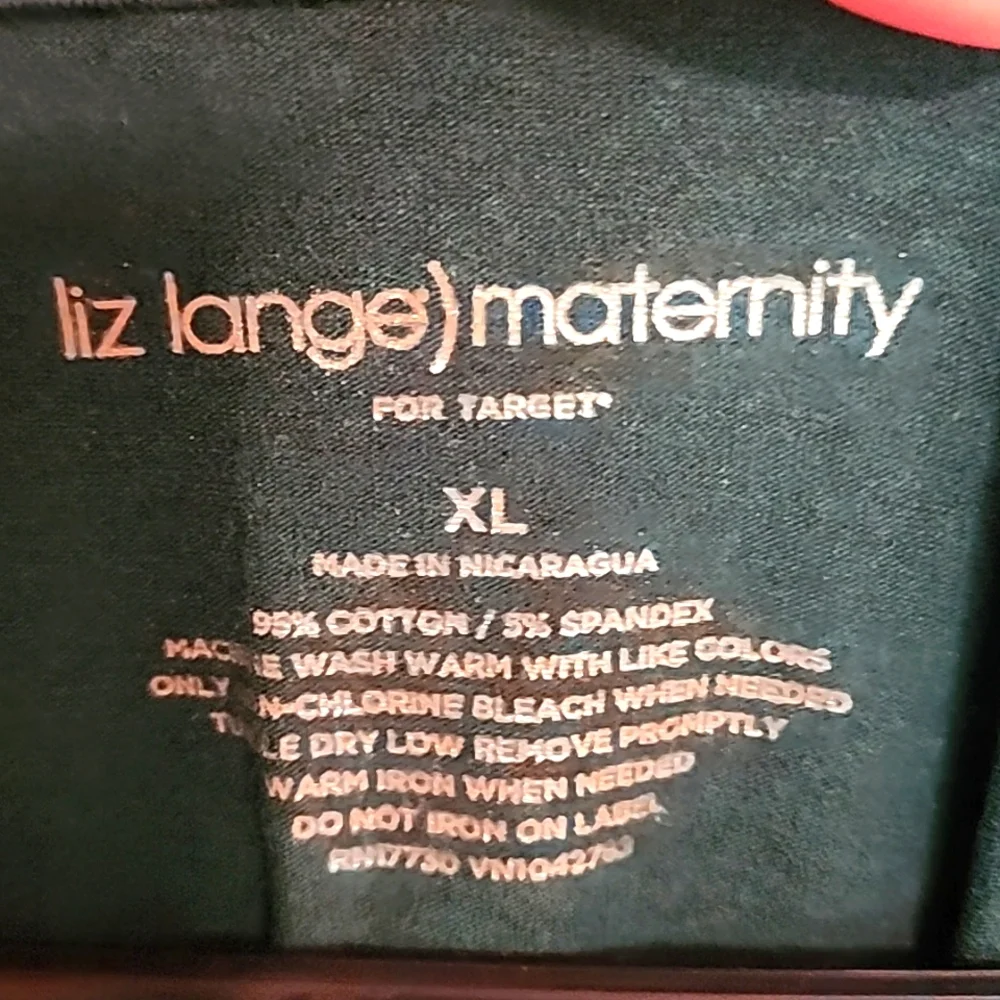 Liz Lange Maternity Tee Shirt - Picture 3 of 3